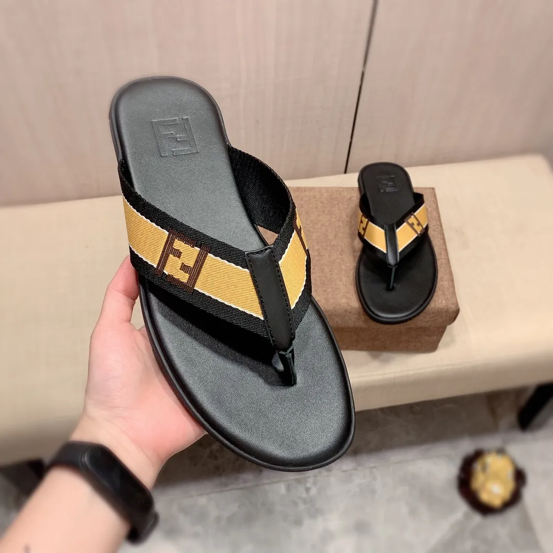 Slippers: New model: Factory price: 220💰💰🎩🎩🔥🔥《 Fendi FENDI* 》Series of slippers top purchasing agent 🔍🔍Men's 2022 counters are on sale simultaneously, original imported cowhide from Italy, exquisite workmanship,), sole: (super comfortable) original sole provided by the original factory, ⚠️ The exclusive double-layer movable molded bottom is super comfortable⚠️, the real thing is more beautiful🎬The real thing is more beautiful🔍🔍original order quality, you can enter and leave the counter at will, the correct size is 38-44, you can order 45. Long-term availability 266